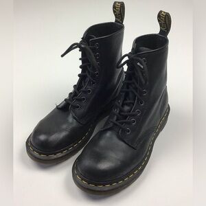 Dr. Martens 11821 combat boots women’s 8 black